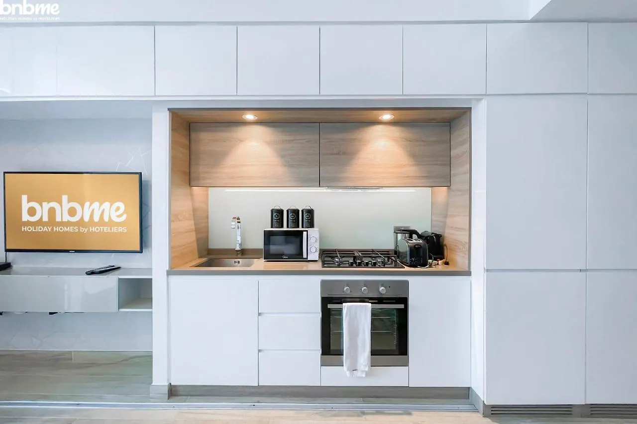 Bnbmehomes - Beautiful Lake View Studio Near Marina - 1504 Ντουμπάι